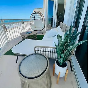 Oasis 704 Lovely Daytona Ocean Front For 5 Sleeps Up To 12 Daytona Beach